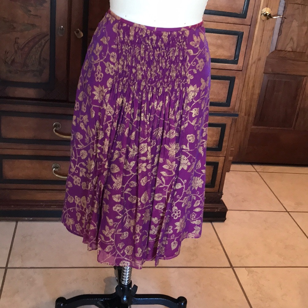 Gorgeous a line light weight skirt